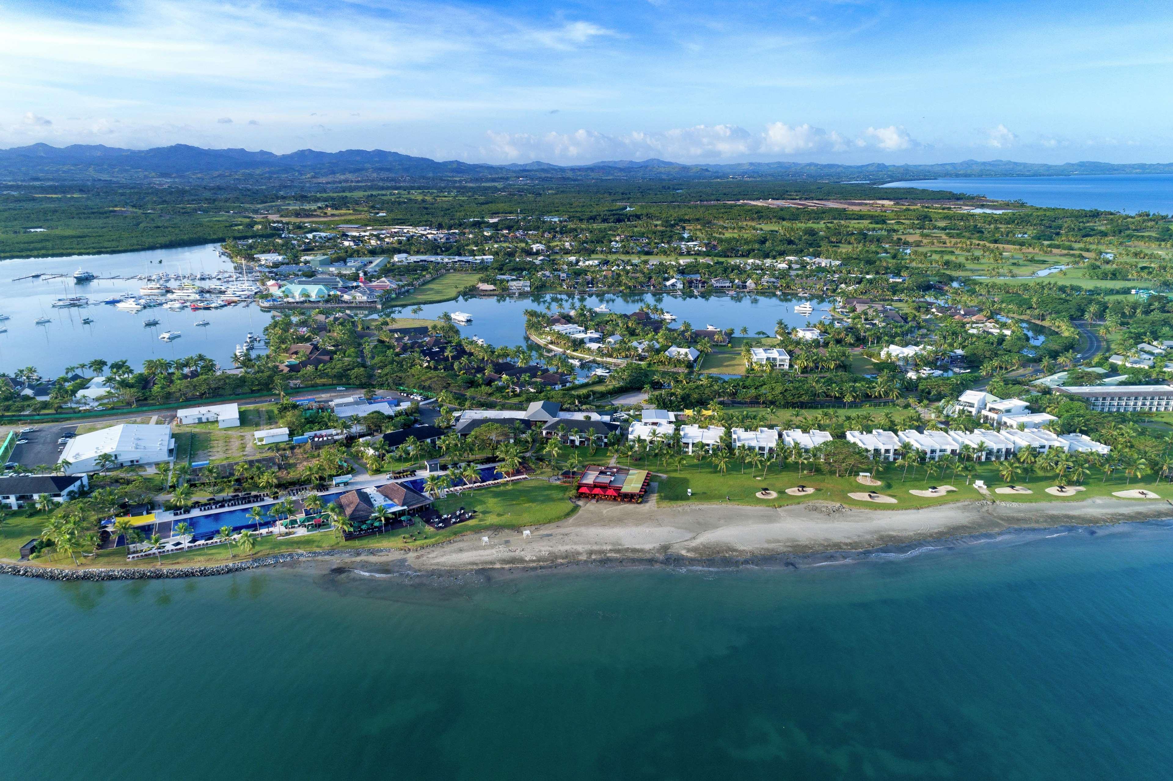 Hilton Fiji Beach Resort And Spa Denarau Island Luaran gambar Aerial view of the town of La Romana